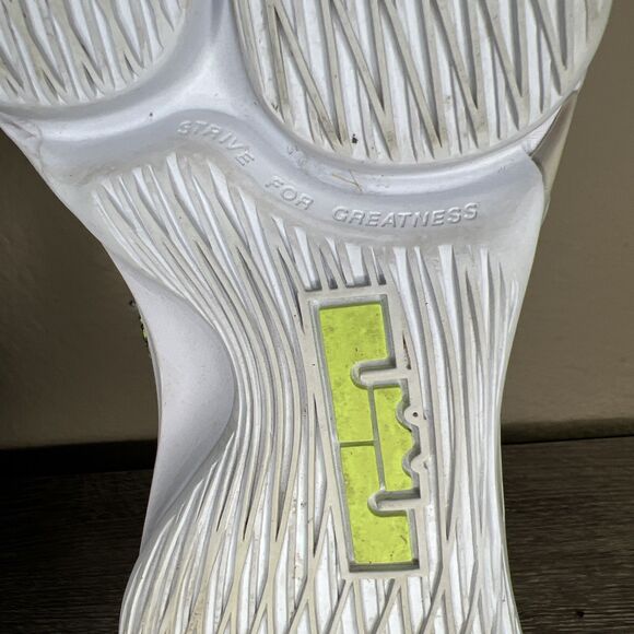 Nike Lebron Witness IV 4 String Volt Basketball Shoes BV7427-200 Men’s Size 11.5 main image 10